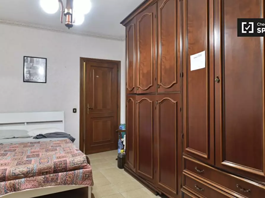 Immagine 4 di Camera condivisa in affitto  in Via Masurio Sabino, 00175 Roma RM, Italy a Roma