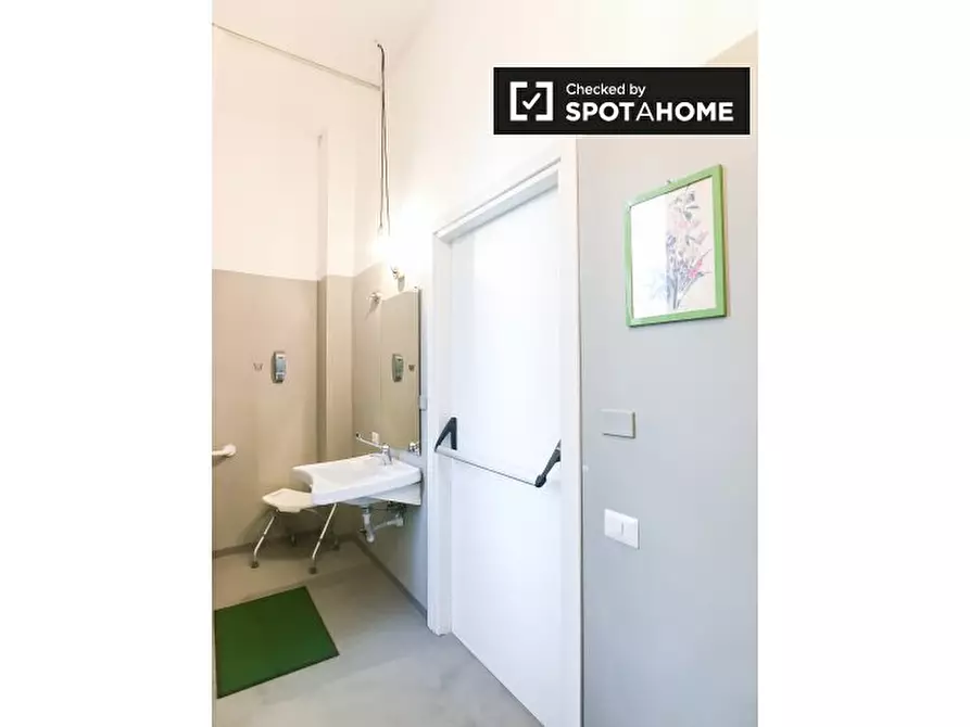 Immagine 8 di Camera condivisa in affitto  in Via dei Giovi, 00141 Roma RM, Italy a Roma