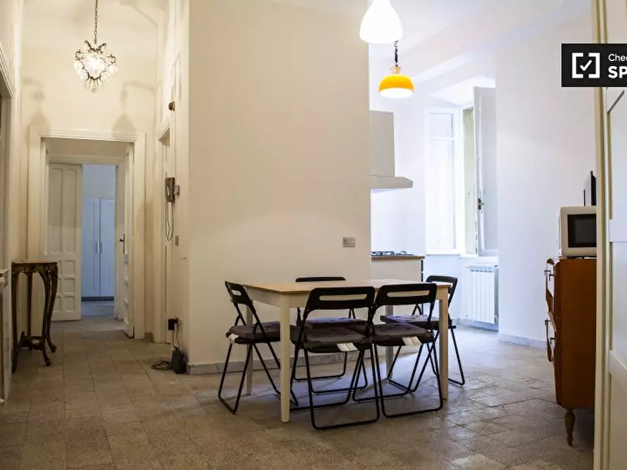 Immagine 5 di Camera condivisa in affitto  in Largo Magnagrecia a Roma
