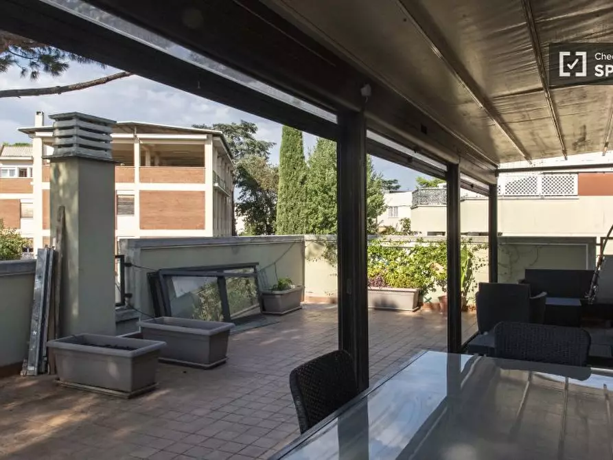 Immagine 10 di Camera condivisa in affitto  in Via di Torre Gaia a Roma