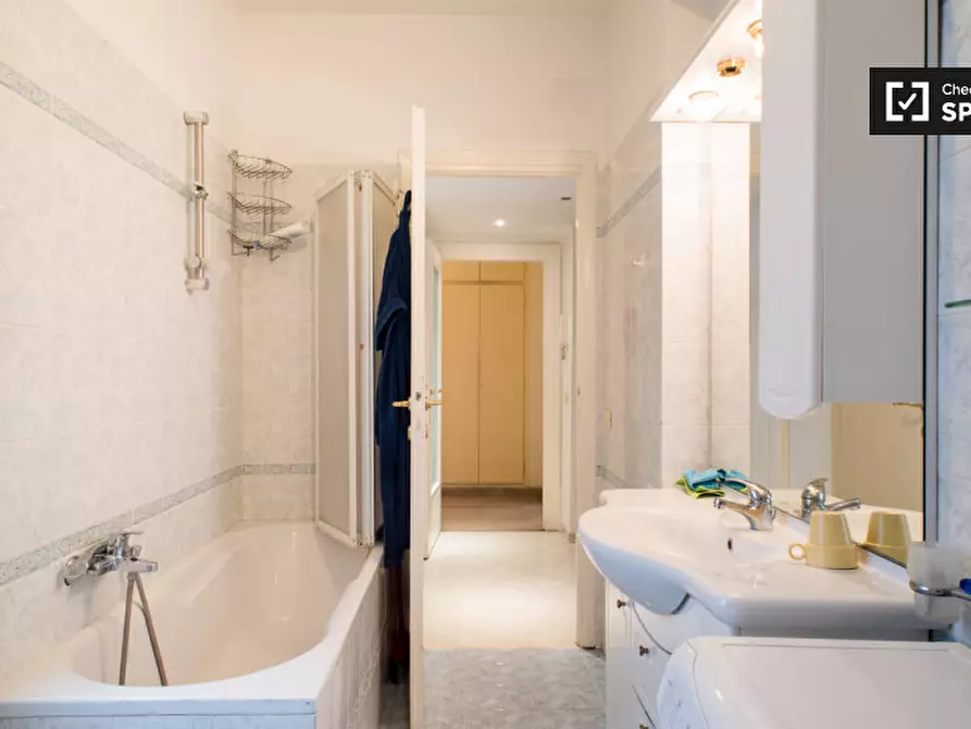 Immagine 14 di Camera condivisa in affitto  in Via Nicolò da Pistoia a Roma