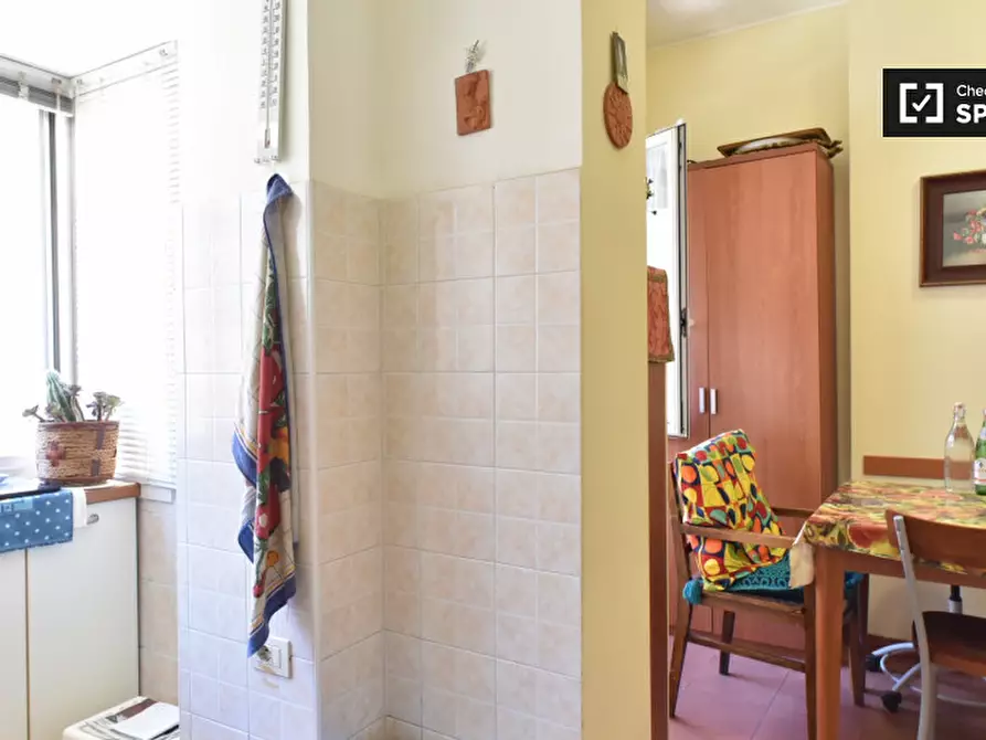 Immagine 7 di Camera condivisa in affitto  in Via Appia Nuova a Roma