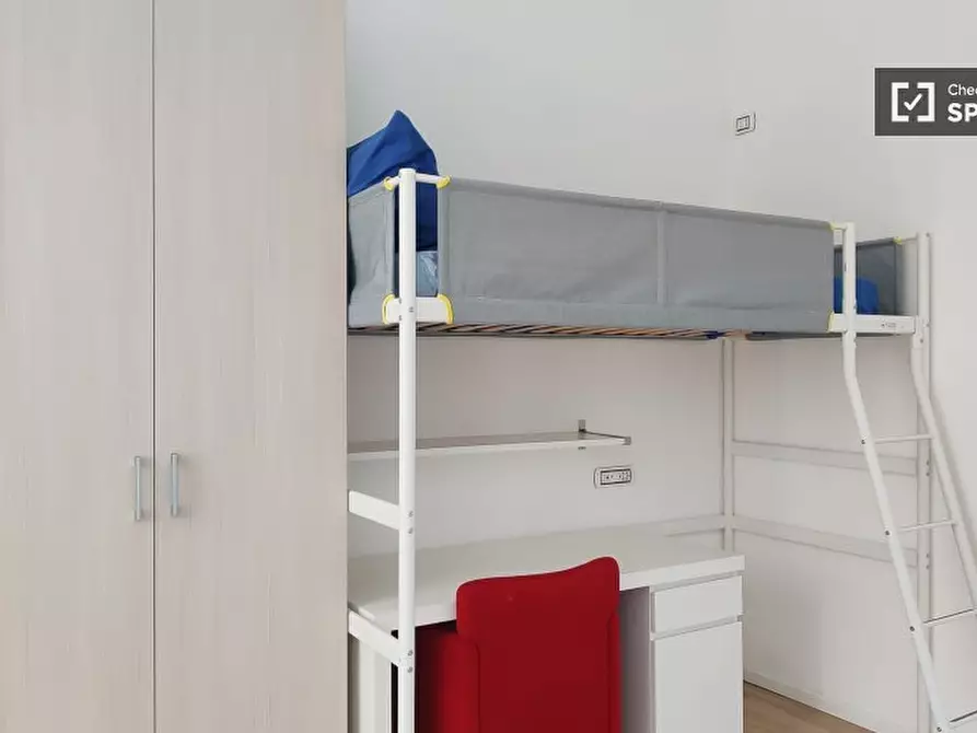 Immagine 2 di Camera condivisa in affitto  in Via Mac Mahon a Milano