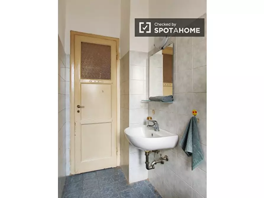 Immagine 15 di Appartamento in affitto  in Via Lago di Nemi a Milano