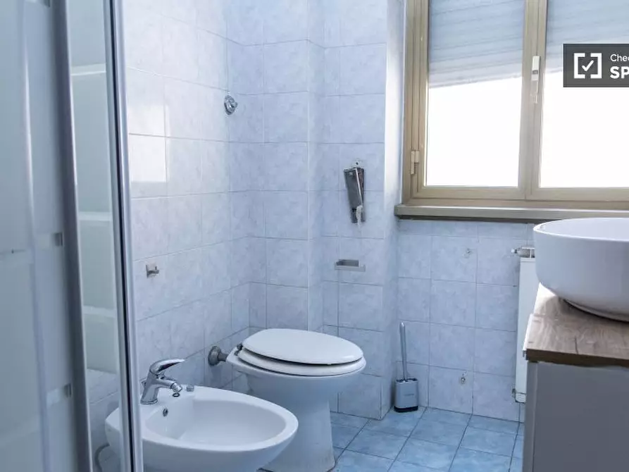 Immagine 12 di Camera condivisa in affitto  in Via Gregorio Ricci Curbastro a Roma