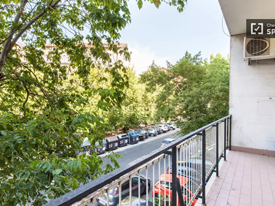 Immagine 6 di Camera condivisa in affitto  in Piazza Augusto Albini a Roma