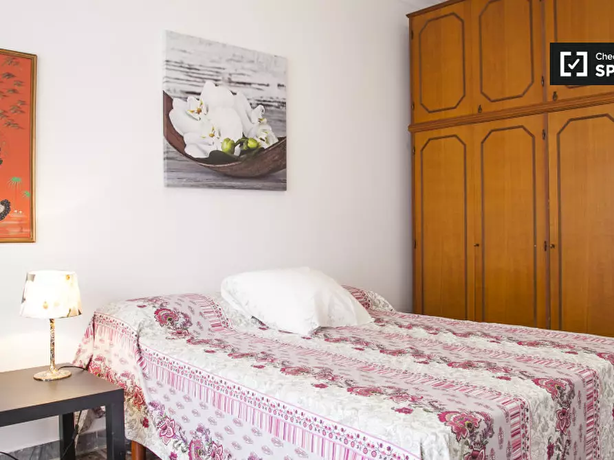 Immagine 3 di Camera condivisa in affitto  in Via Pietro Mengoli a Roma