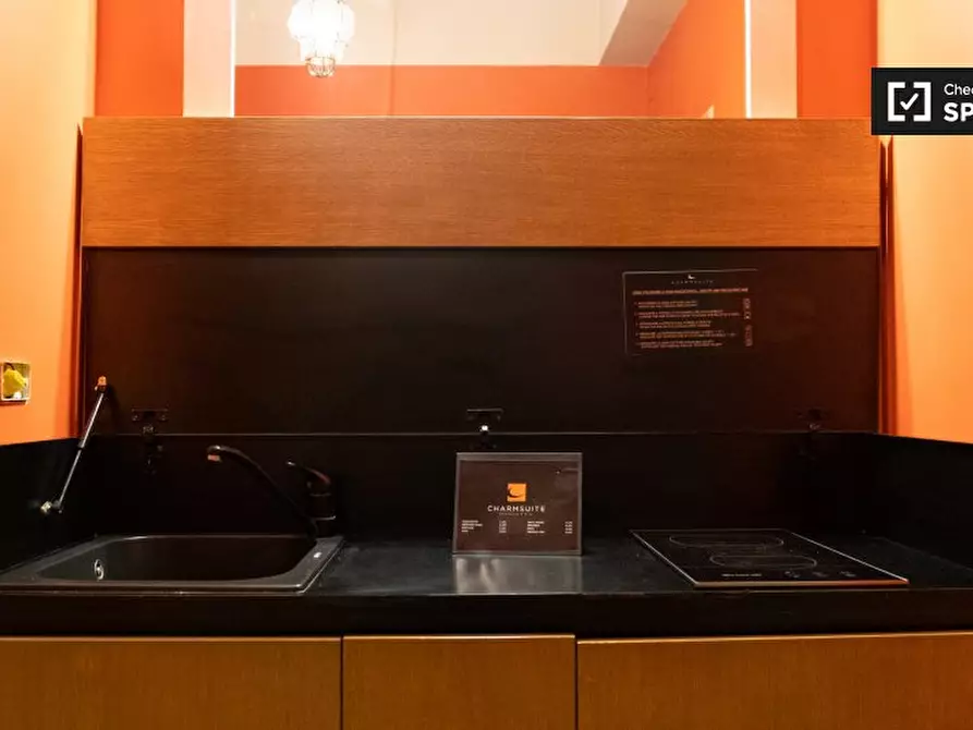 Immagine 5 di Ufficio in affitto  in Via del Banco di Santo Spirito a Roma