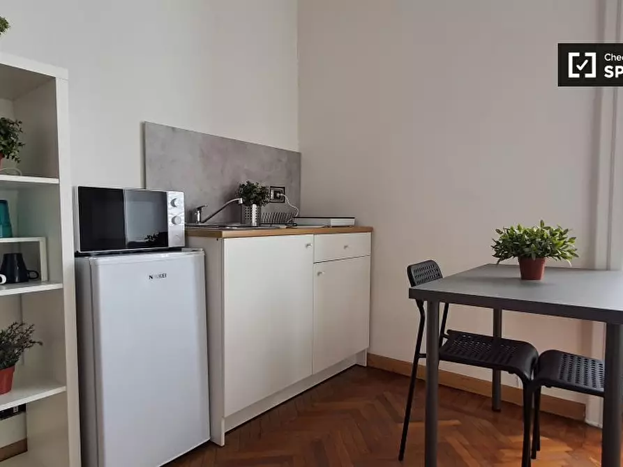 Immagine 17 di Camera condivisa in affitto  in Via Sebastiano del Piombo a Milano