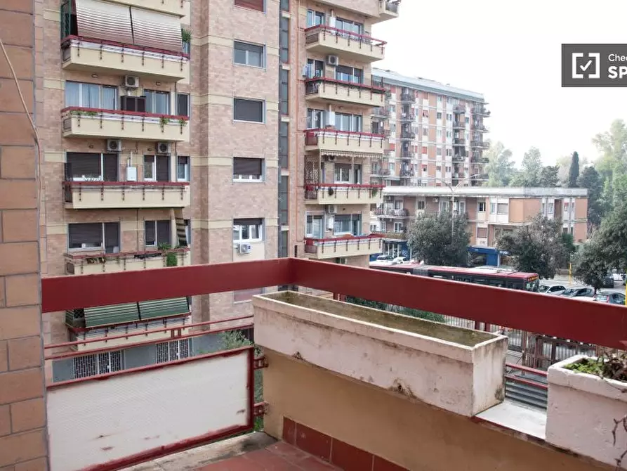 Immagine 4 di Camera condivisa in affitto  in Via Quirino Majorana a Roma