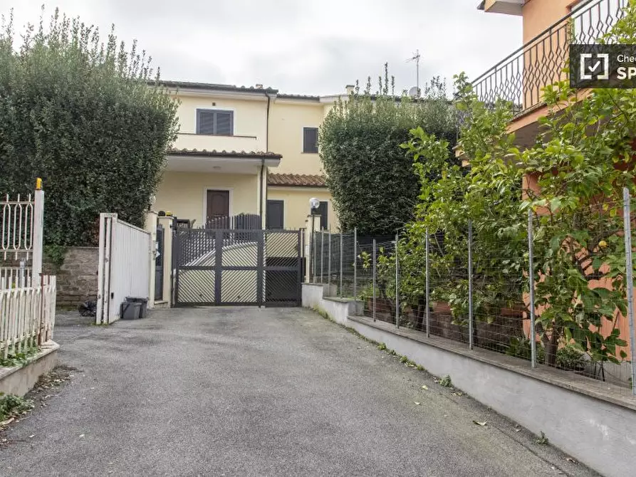 Immagine 5 di Camera condivisa in affitto  in Via del Casale Sansoni a Roma