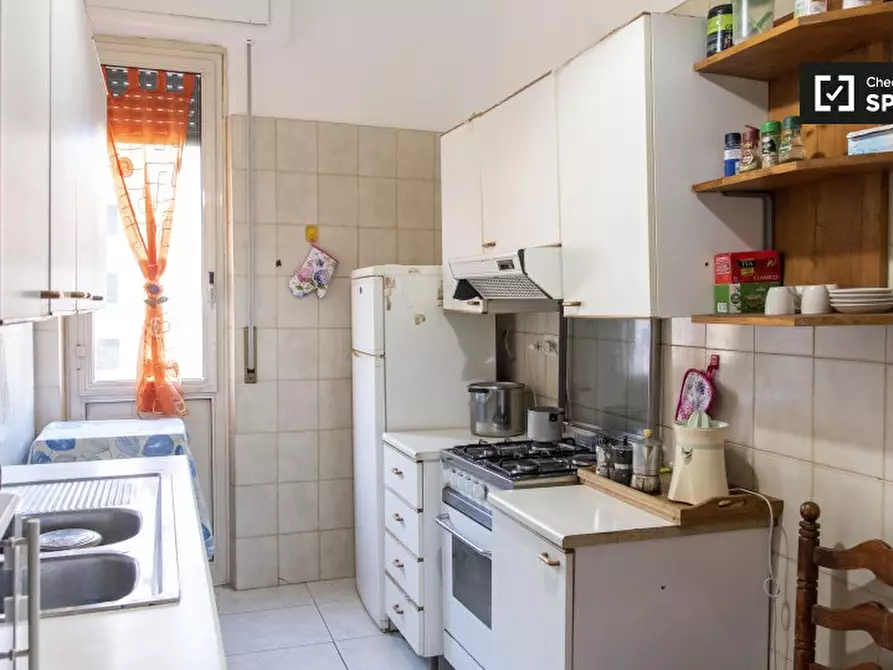 Immagine 11 di Camera condivisa in affitto  in Via Muzio Scevola a Roma