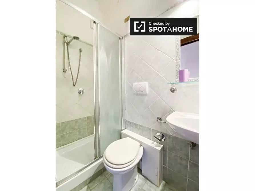 Immagine 6 di Camera condivisa in affitto  in Via Matteo Boiardo a Roma