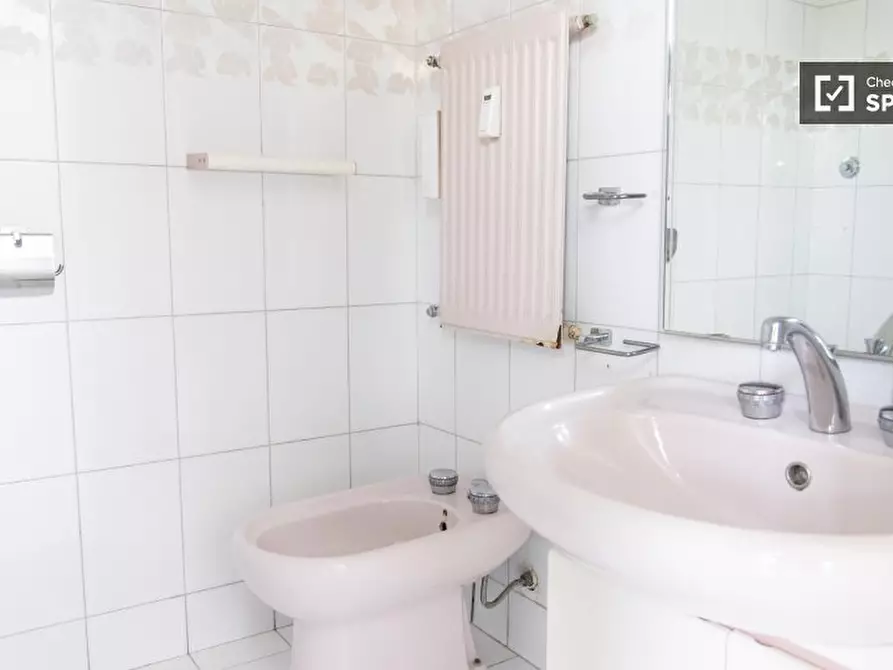 Immagine 9 di Appartamento in affitto  in Piazza Ragusa a Roma