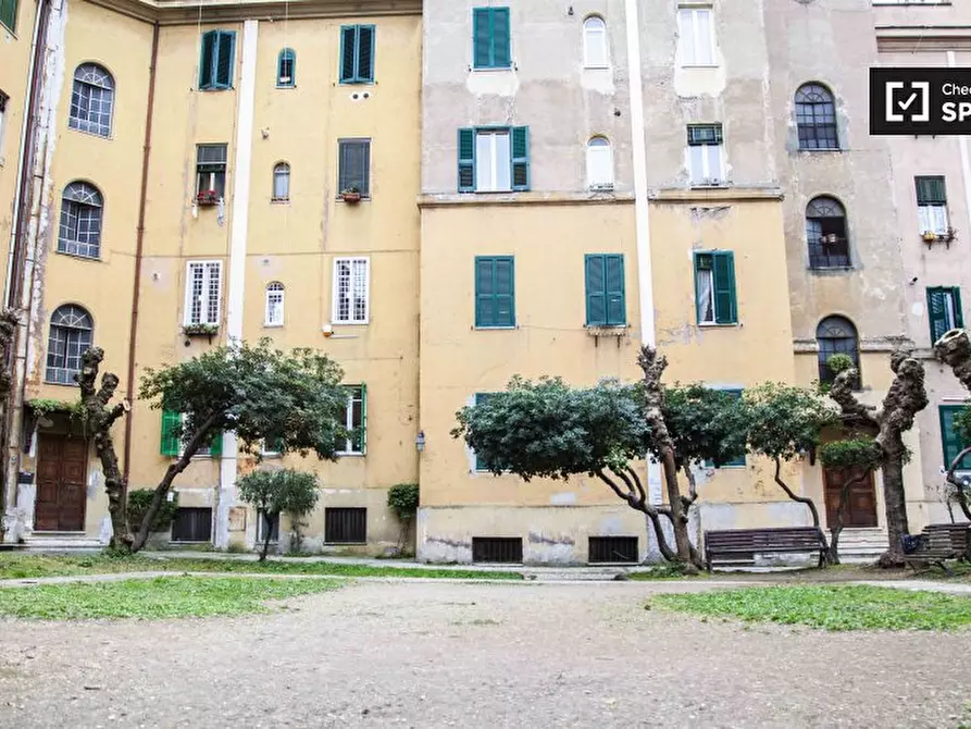 Immagine 19 di Camera condivisa in affitto  in Largo Magnagrecia a Roma