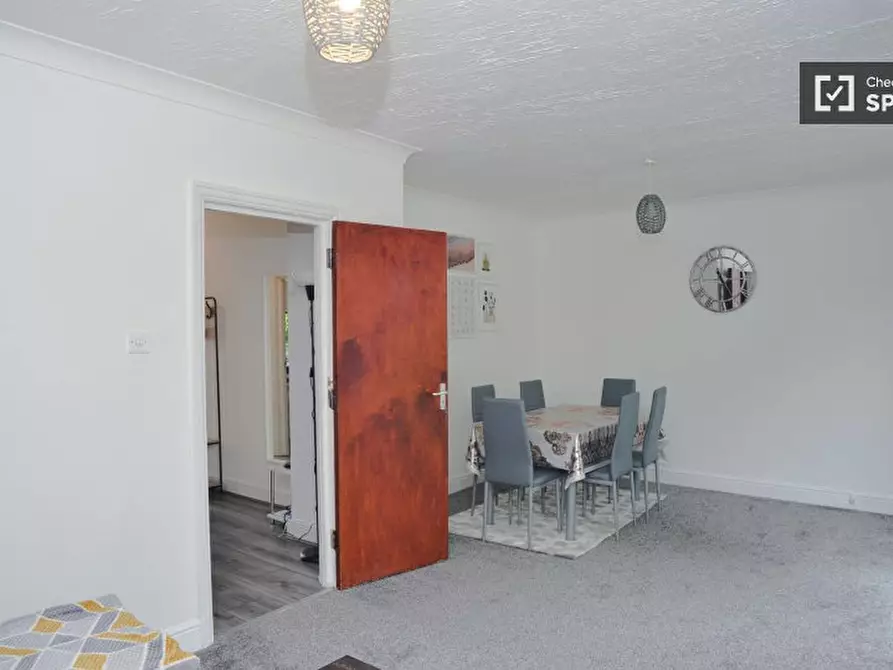Immagine 5 di Appartamento in affitto  in A Tangmere Way a Brent