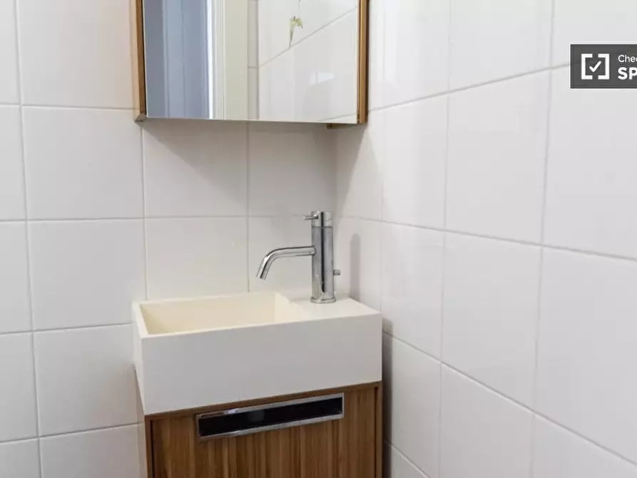 Immagine 18 di Camera condivisa in affitto  in Via Francesco Pallavicini a Roma