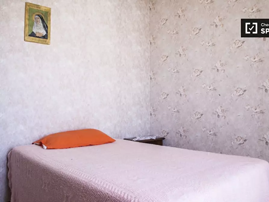 Immagine 3 di Camera condivisa in affitto  in Via Santa Domenica Talao a Roma