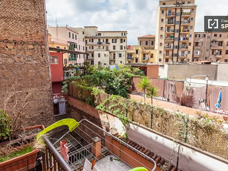 Immagine 9 di Camera condivisa in affitto  in Via Pesaro a Roma