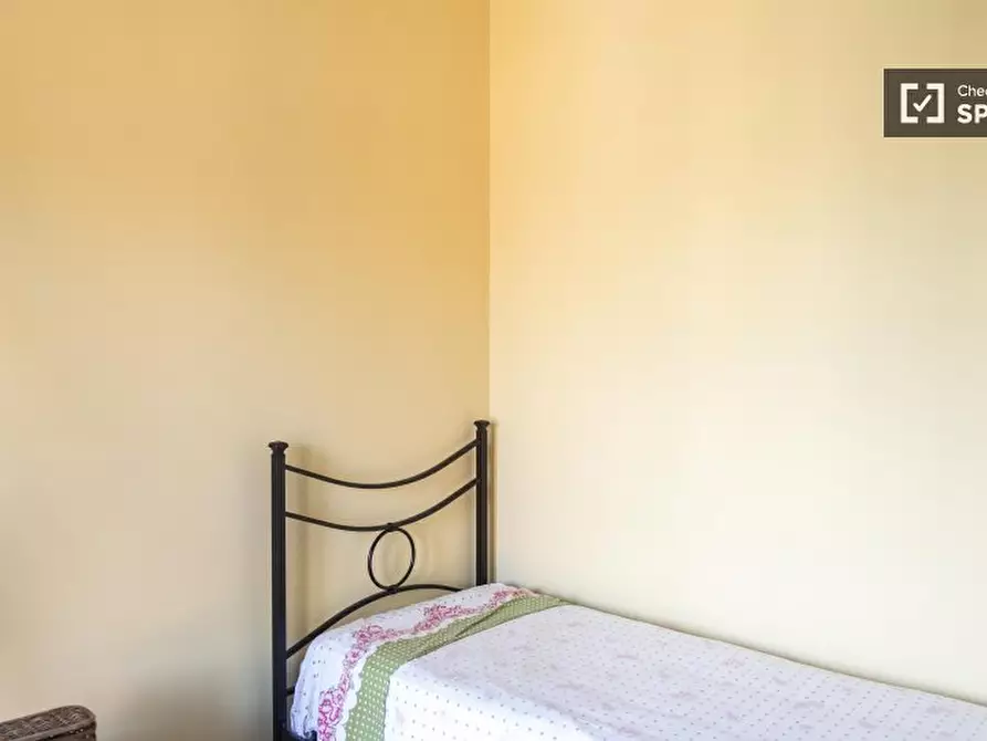 Immagine 2 di Camera condivisa in affitto  in Via Coggiola a Roma