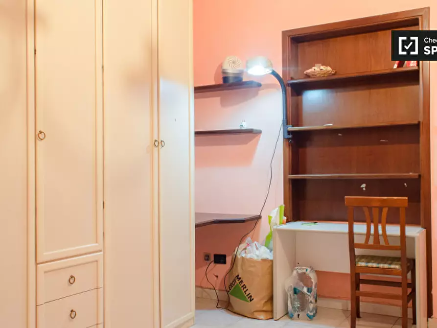 Immagine 3 di Camera condivisa in affitto  in Via di Tor Vergata a Roma