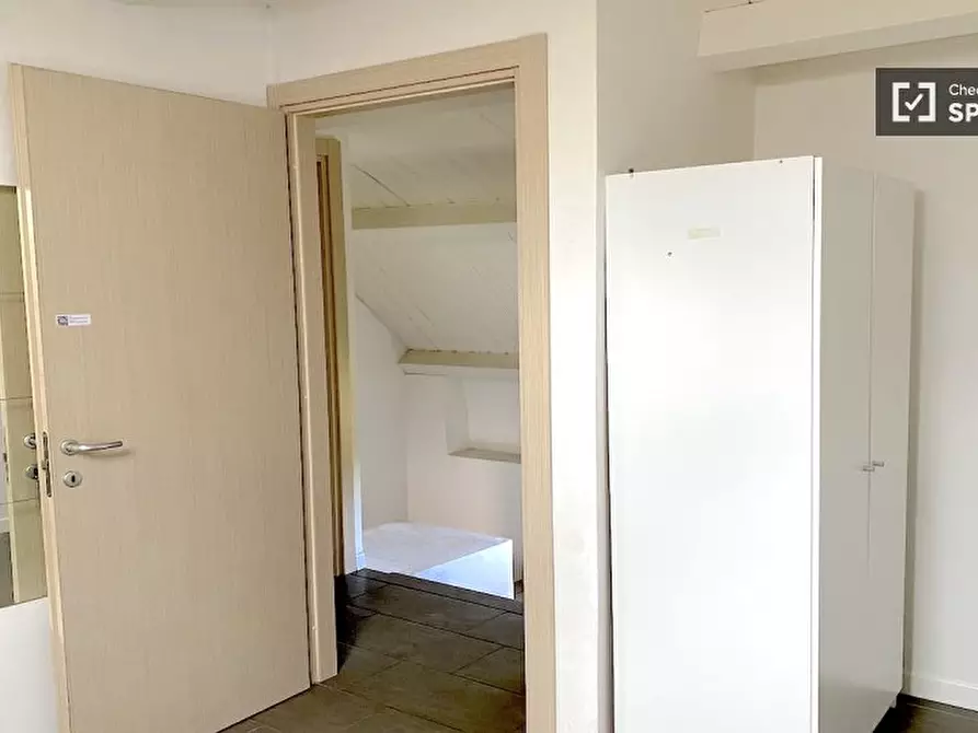 Immagine 4 di Camera condivisa in affitto  in Via di Carcaricola a Roma