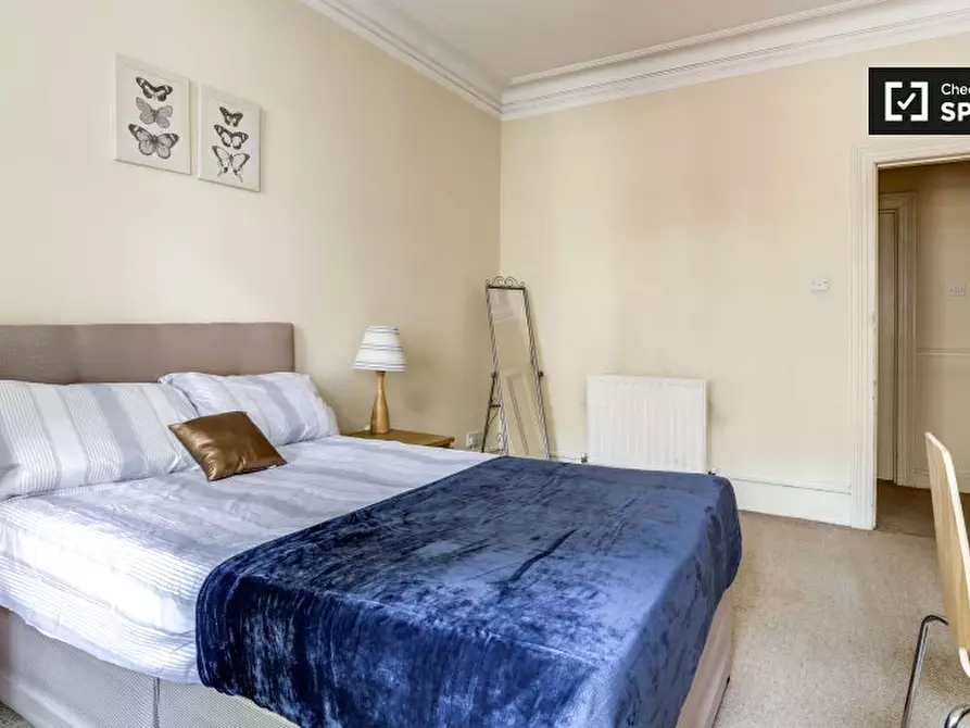 Immagine 2 di Camera condivisa in affitto  in Beaumont Crescent a Hammersmith