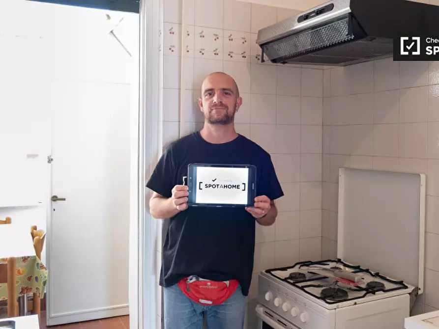 Immagine 11 di Camera condivisa in affitto  in Via Alfonso Borelli a Roma