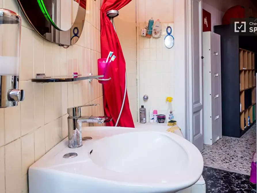 Immagine 18 di Camera condivisa in affitto  in Viale Edoardo Jenner a Milano