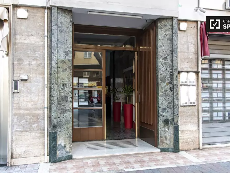 Immagine 6 di Camera condivisa in affitto  in Via Oderisi da Gubbio a Roma