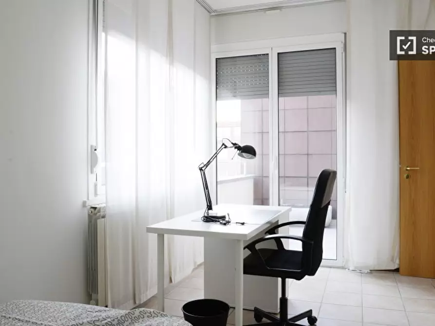 Immagine 3 di Camera condivisa in affitto  in Via dell'Innovazione a Milano