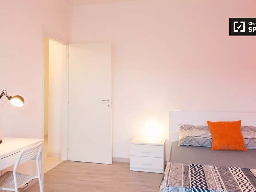 Immagine 5 di Camera condivisa in affitto  in Via Palmi a Milano