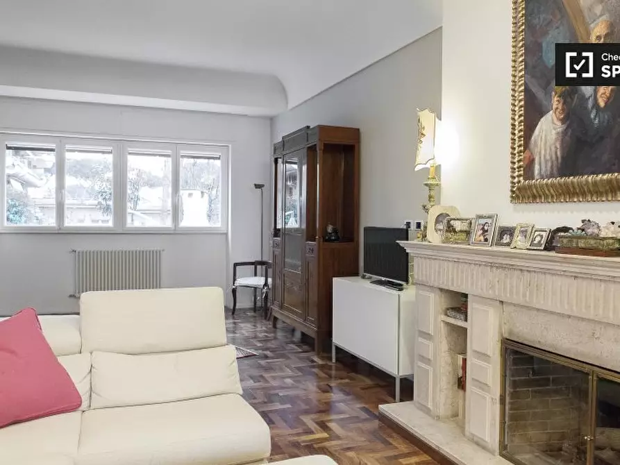 Immagine 8 di Camera condivisa in affitto  in Via Anite di Tegea a Roma