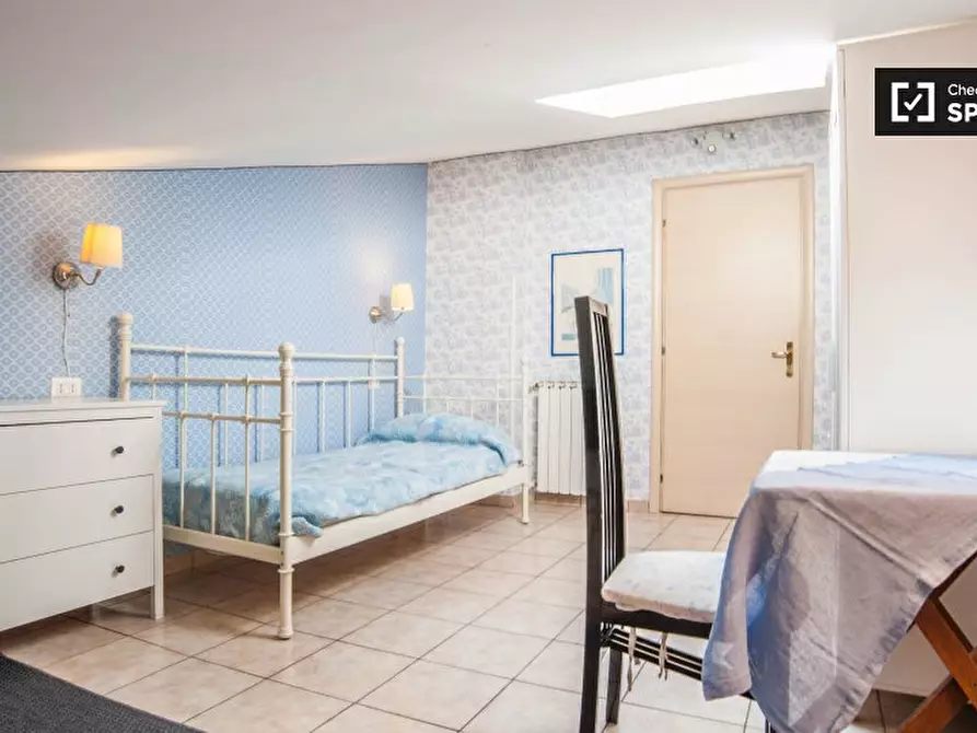 Immagine 5 di Camera condivisa in affitto  in Via Gaeta, 00185 Roma RM, Italy a Roma