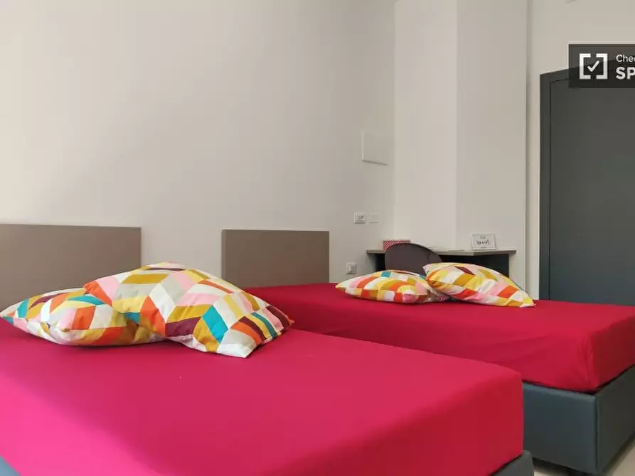Immagine 4 di Camera condivisa in affitto  in Corso Italia a Milano