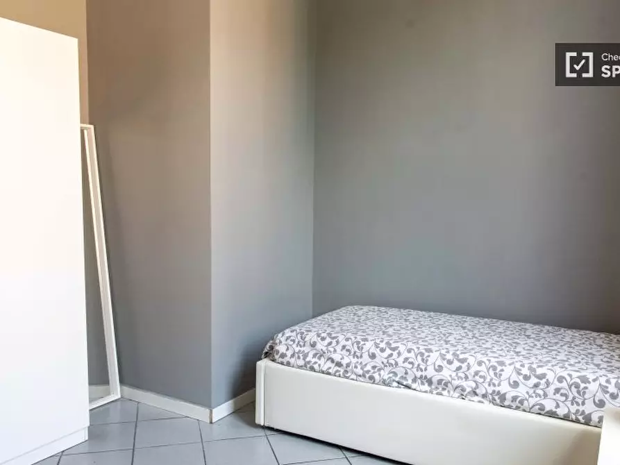 Immagine 3 di Camera condivisa in affitto  in Viale Regina Margherita, 00198 Roma RM, Italy a Roma