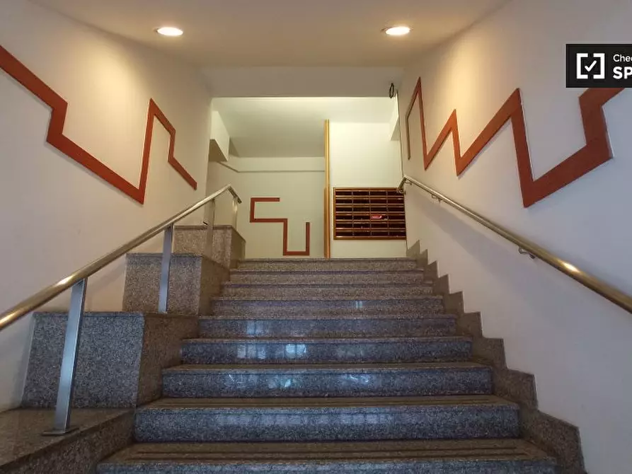 Immagine 8 di Camera condivisa in affitto  in Via Renato Simoni a Roma