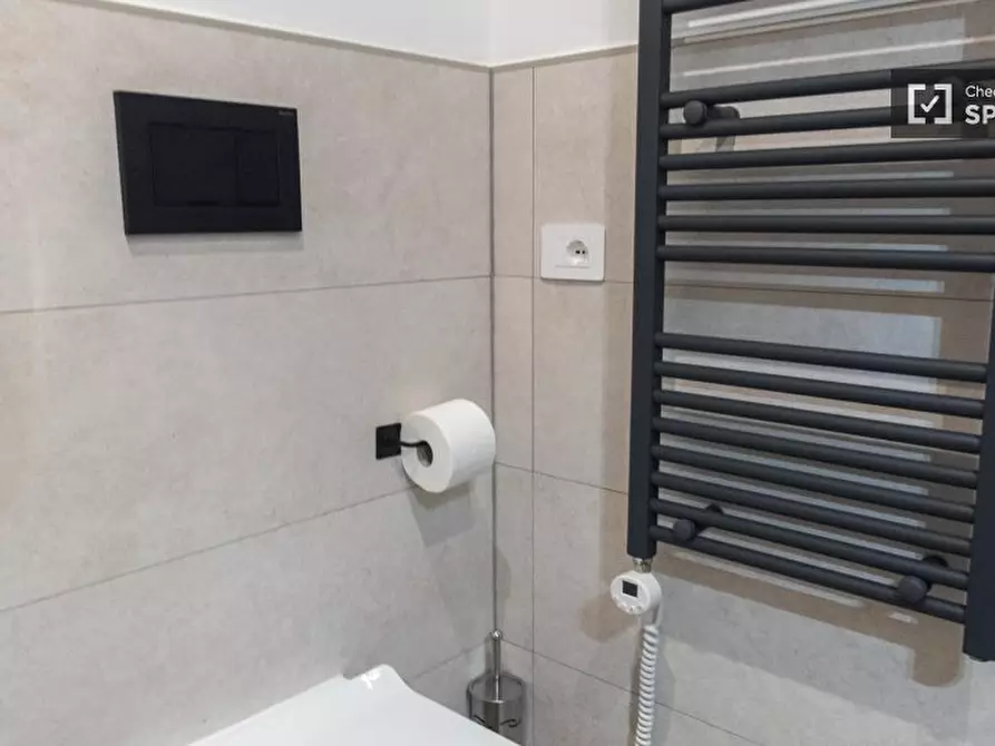 Immagine 2 di Camera condivisa in affitto  in Via Innocenzo XI a Roma