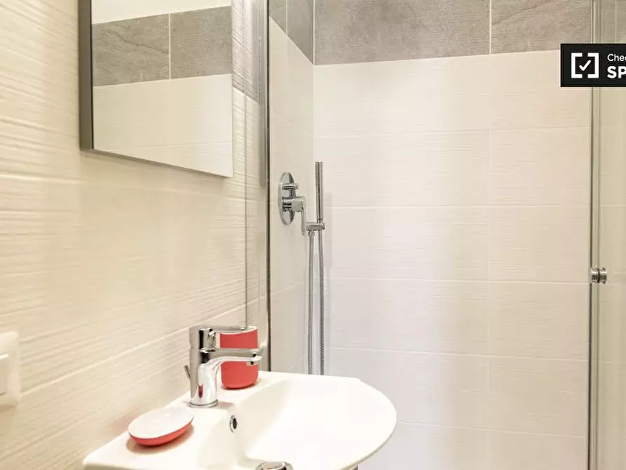 Immagine 18 di Camera condivisa in affitto  in Via Fara Sabina a Roma