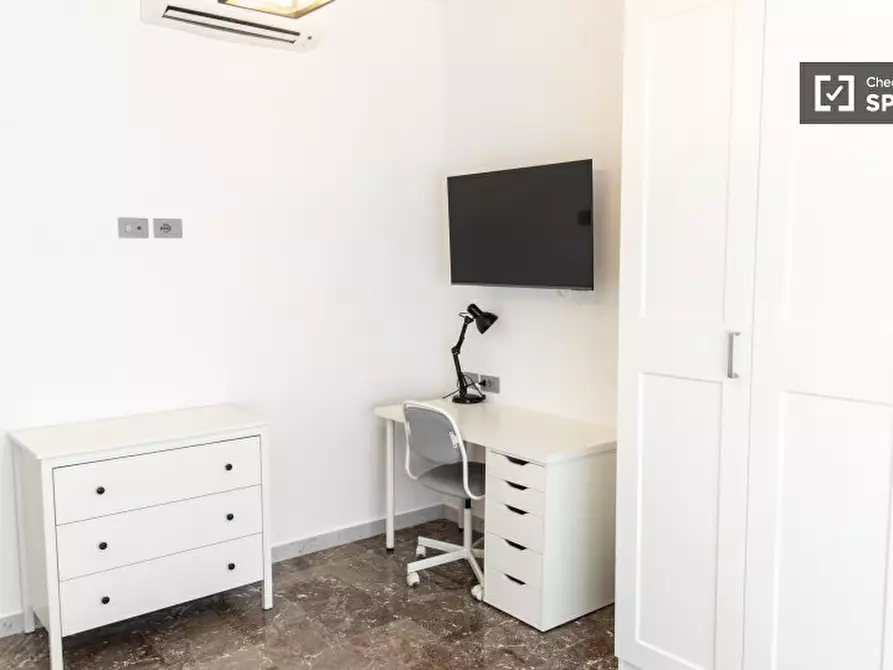 Immagine 2 di Camera condivisa in affitto  in Via del Casale Sansoni a Roma