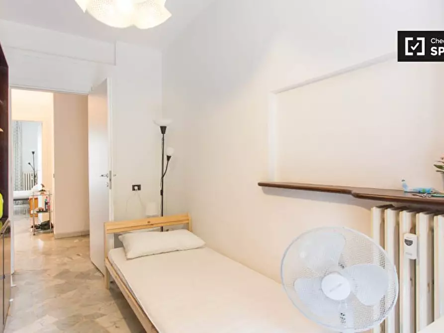 Immagine 3 di Camera condivisa in affitto  in Via Carnia a Milano