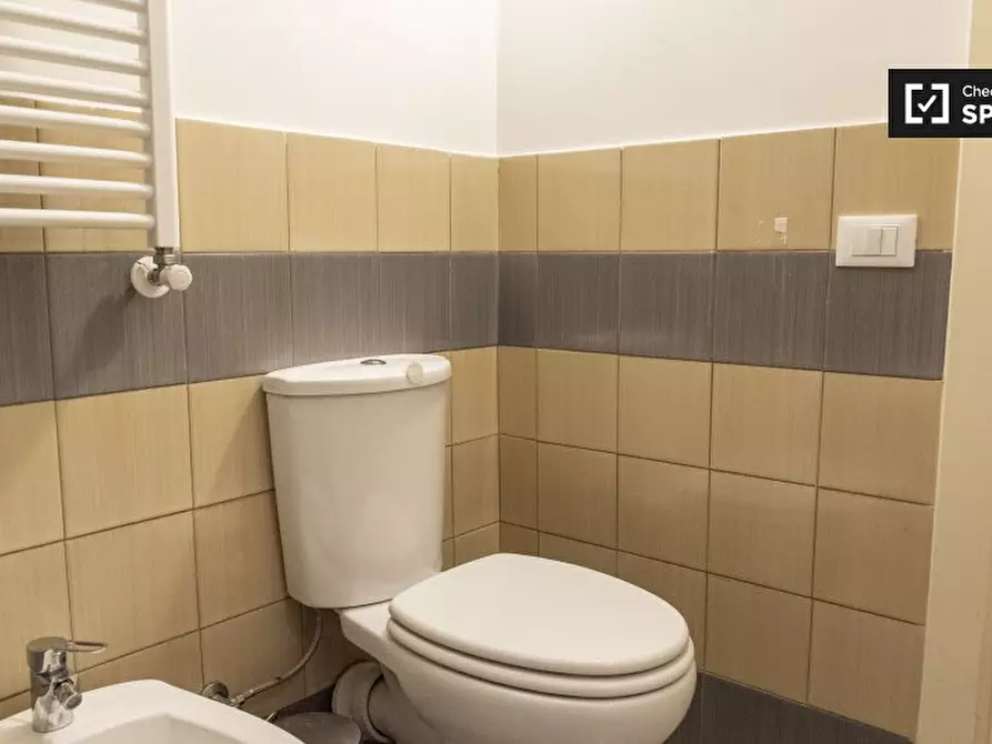 Immagine 14 di Camera condivisa in affitto  in Viale Regina Margherita a Roma