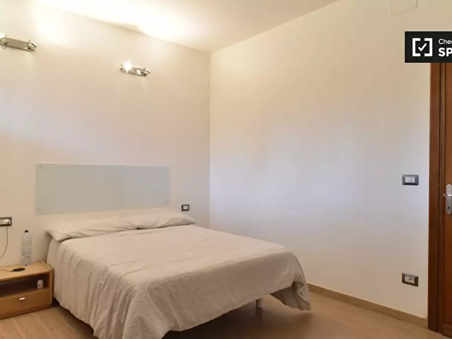 Immagine 4 di Camera condivisa in affitto  in Via Santa Domenica Talao, 00173 Roma RM, Italy a Roma