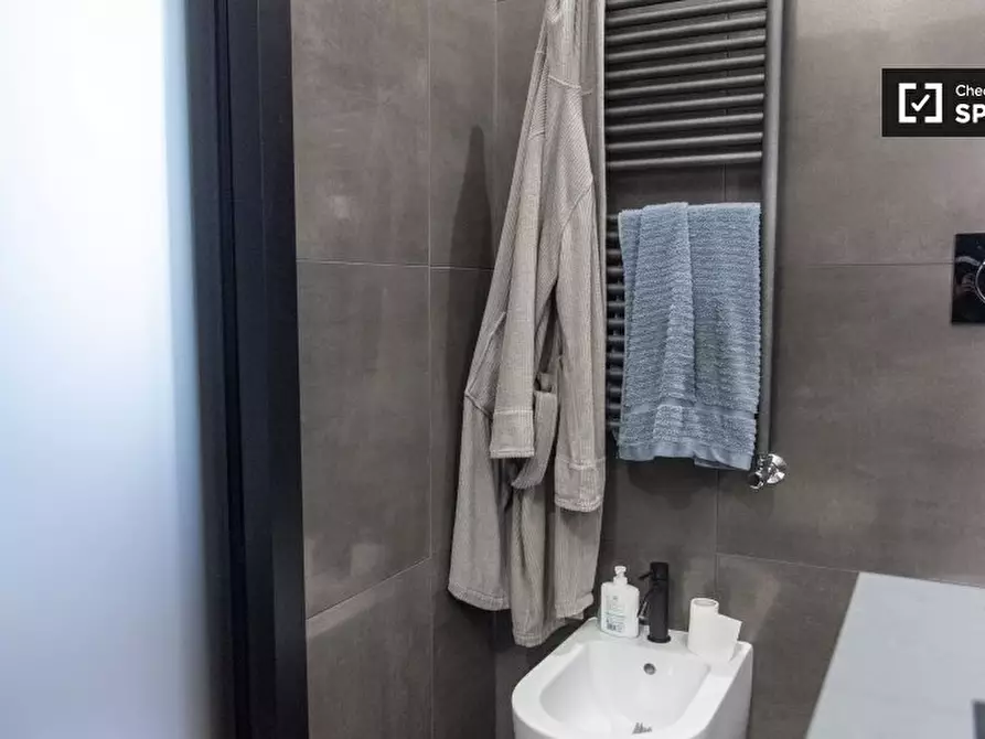 Immagine 12 di Camera condivisa in affitto  in Via Lima a Roma