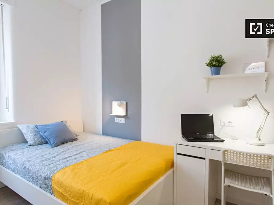 Immagine 3 di Camera condivisa in affitto  in Via Moretto da Brescia a Milano