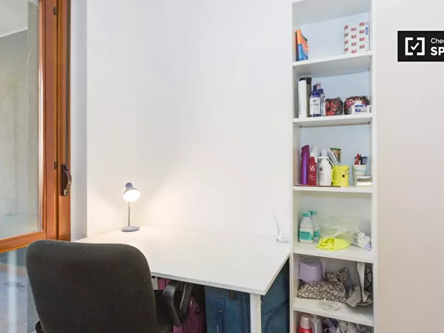 Immagine 3 di Camera condivisa in affitto  in Via Nicola Romeo a Milano