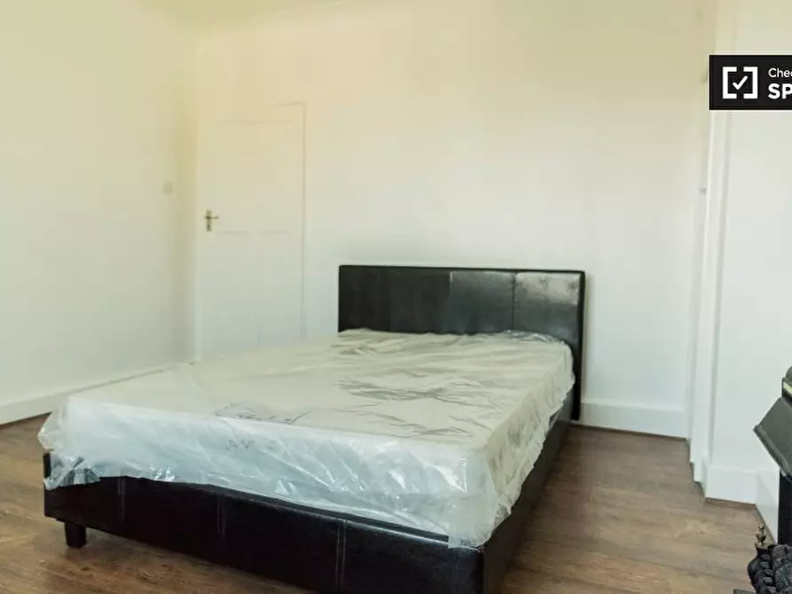Immagine 12 di Camera condivisa in affitto  in Robert Owen House a Hammersmith