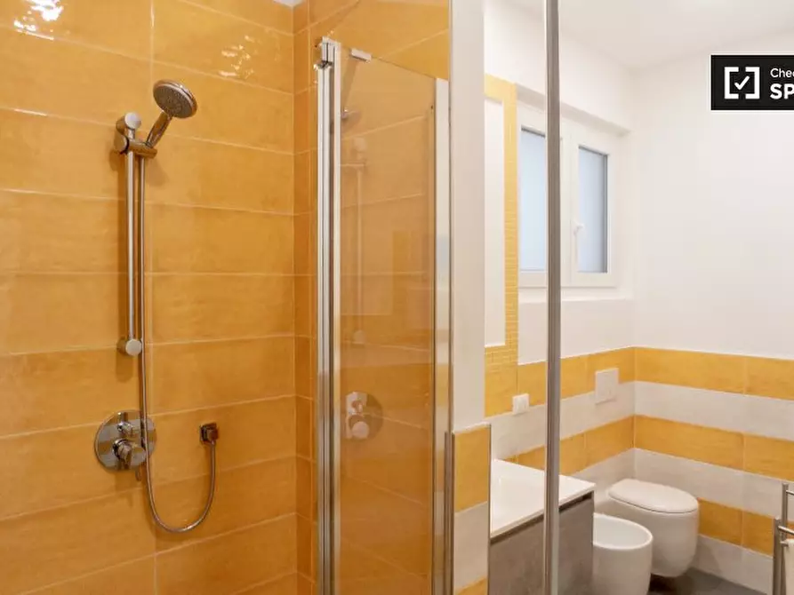 Immagine 19 di Camera condivisa in affitto  in Via Siusi a Milano