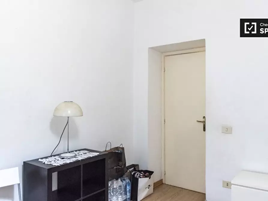 Immagine 2 di Camera condivisa in affitto  in Via Giovanni Giolitti a Roma