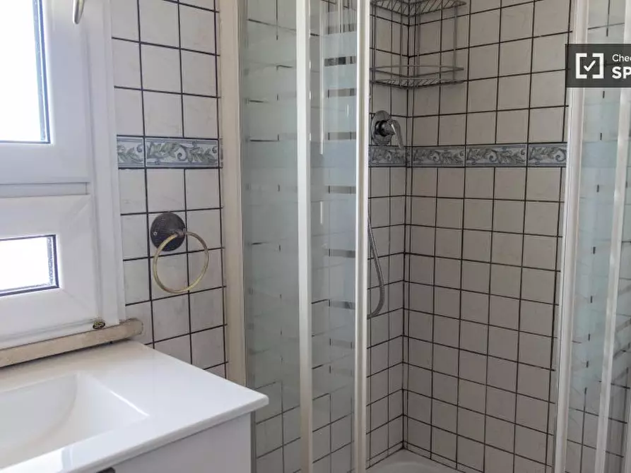 Immagine 11 di Camera condivisa in affitto  in Via Padre Semeria a Roma